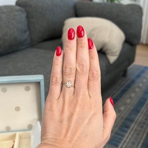 Delicate rose gold ring with diamonds